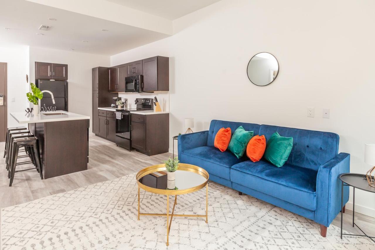 Frontdesk I The Blonde Apts Downtown シンシナティ 部屋 写真